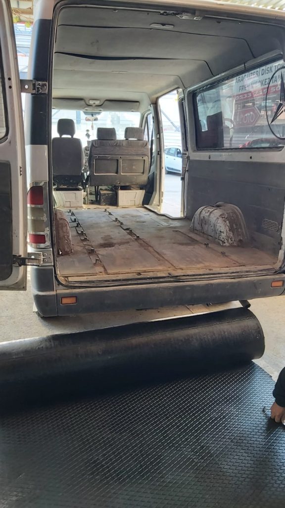 Kalın Taban Lastik Uygulaması